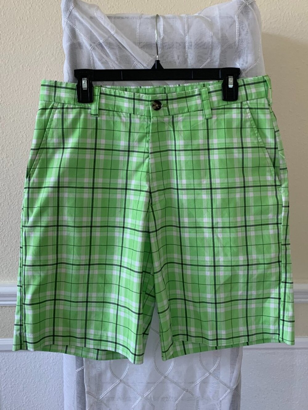 Izod Plaid Neon Perform X Golf Shorts Size 32 | Classic Preppy Golf Shorts